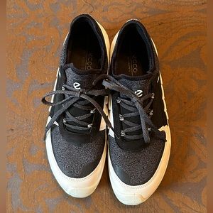 Ecco Women Biom AEX Knit Slip-on sneakers, size 6/6.5, never worn, white/black